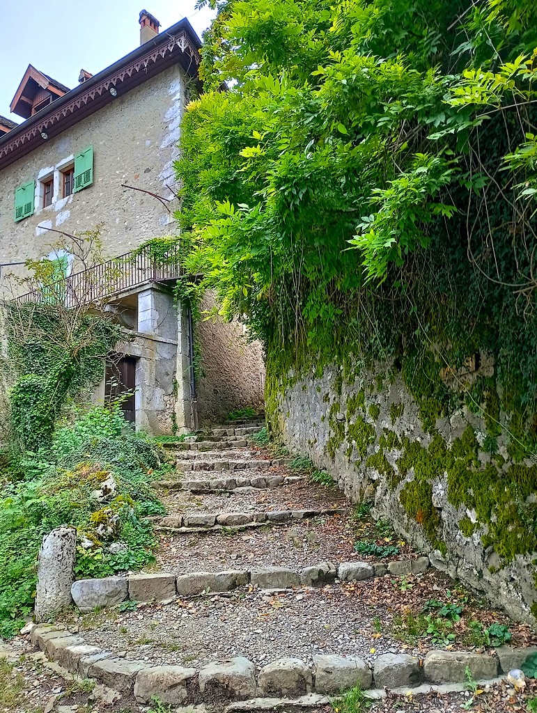 Fin de la descente du château que j'estime à T3