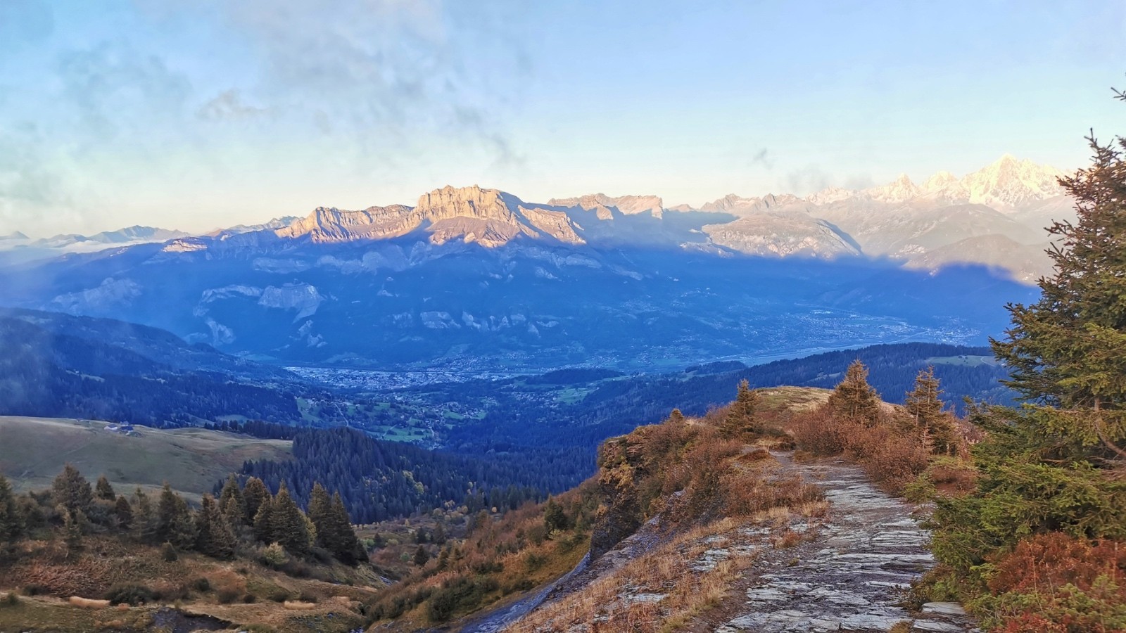 Haut de la descente vers le col du Jaillet