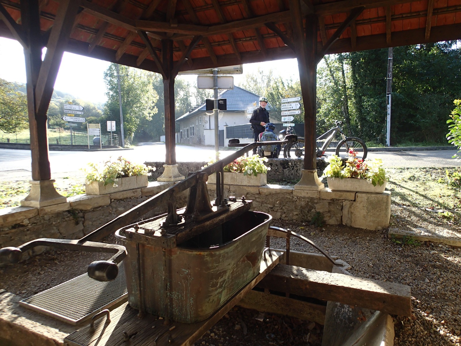 Lavoir sympa à St Germain les Paroisses !