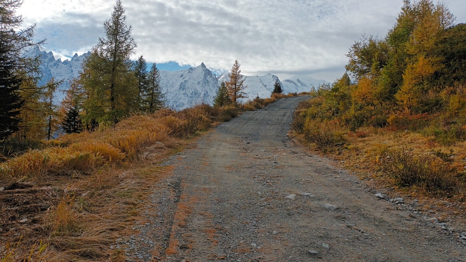 Ciel nuageux, conditions parfaites pour la grimpée.