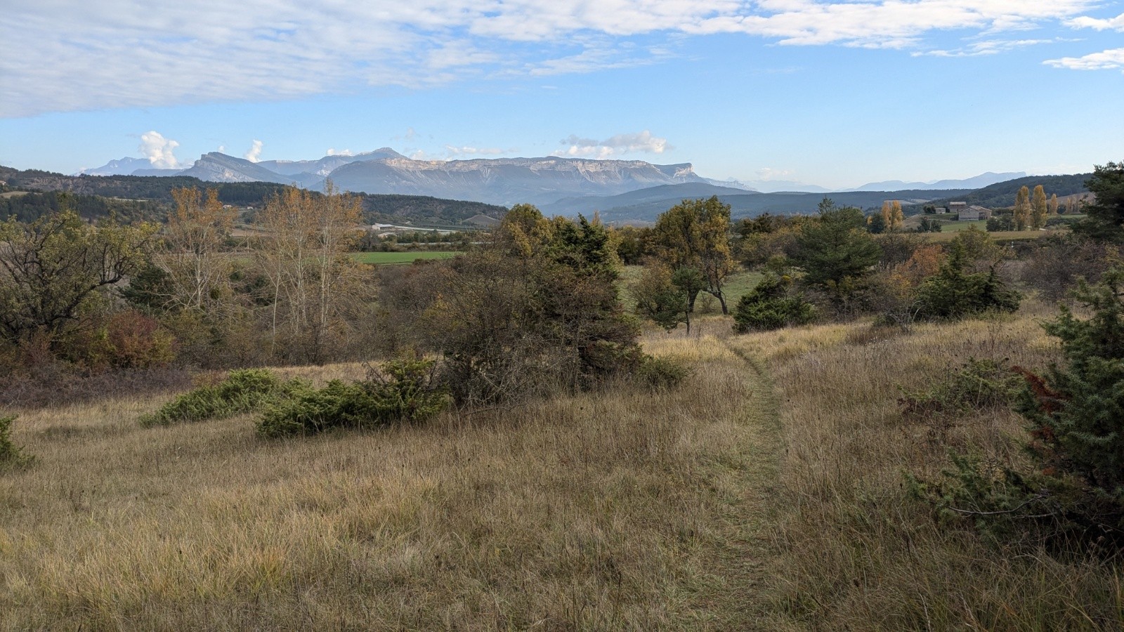 Fin du premier sentier, vue sur St Genis 