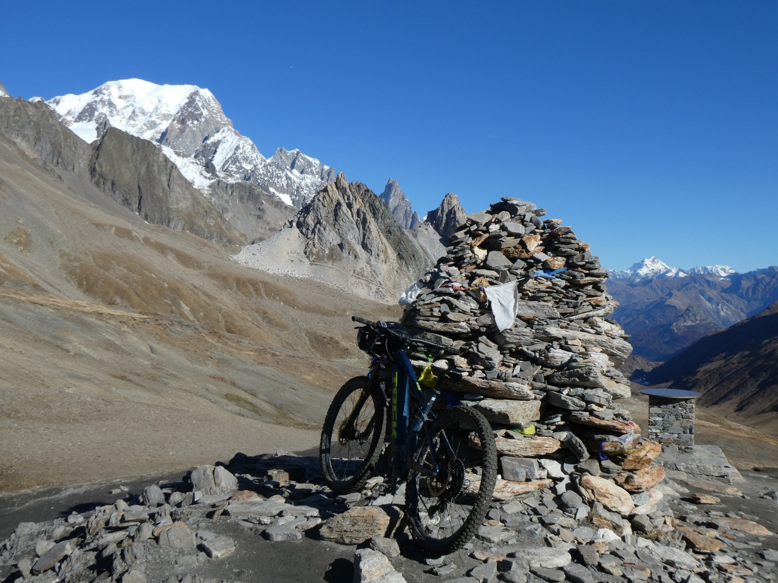 Col de la Seigne et le mont Blanc