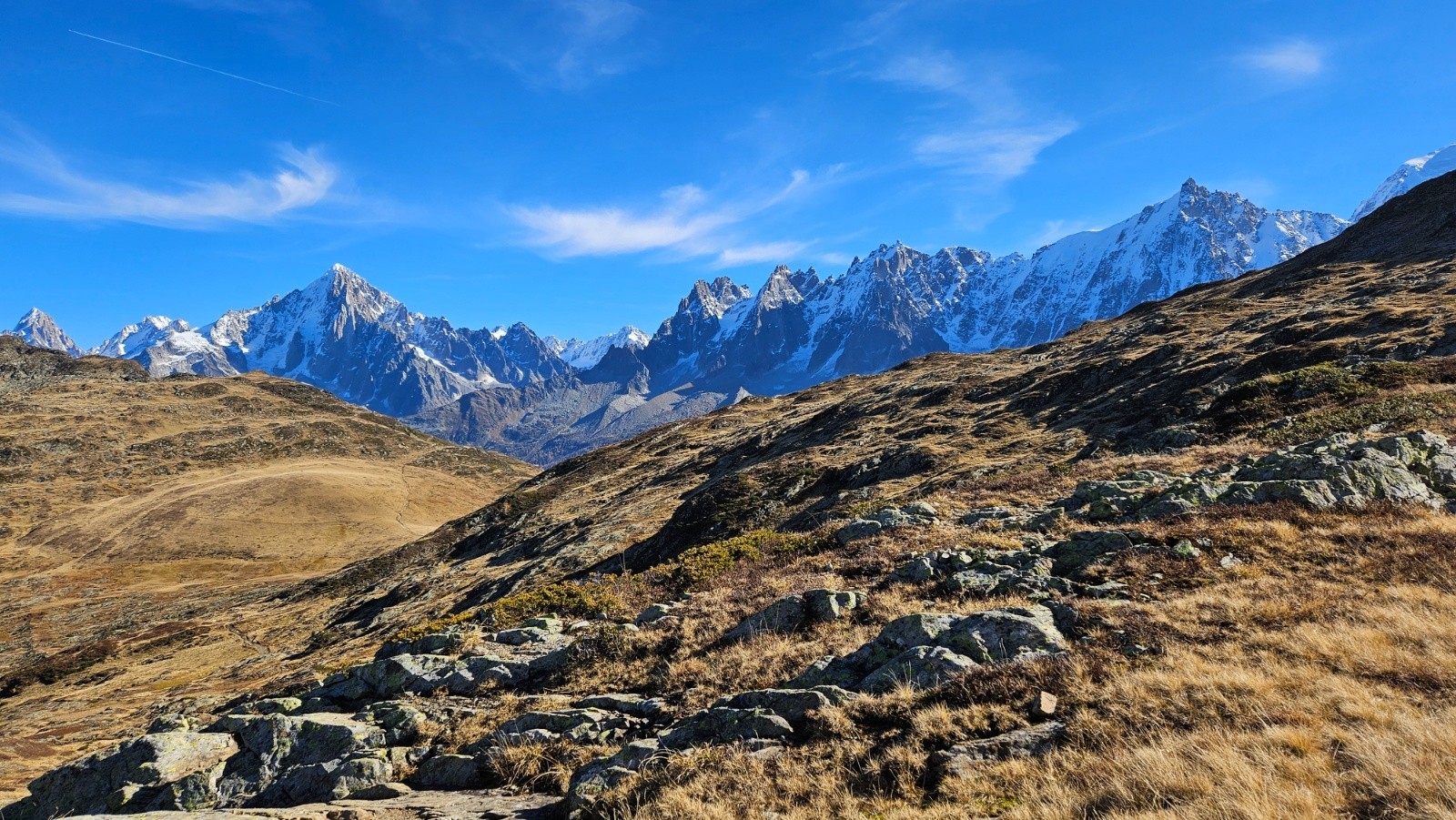 Vue arrière sur le Col de Bellachat.