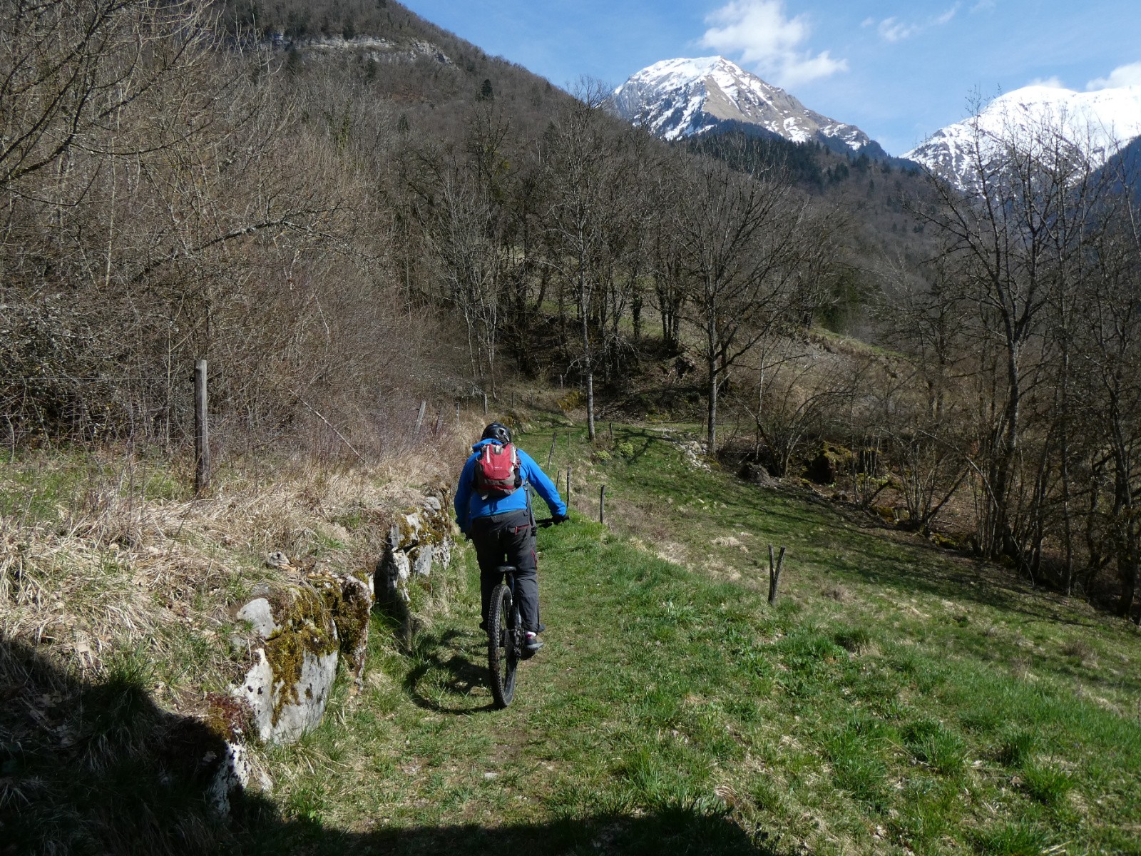 #13 Sentier de la chapelle de la Lésine Sentier de la chapelle de la Lésine