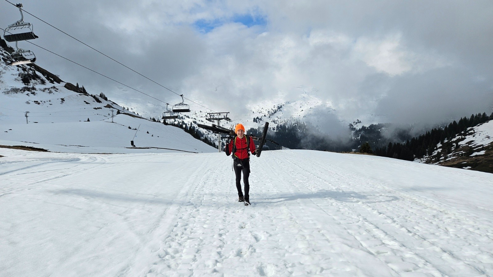 #4 Sur la piste la neige est dure. Sur la piste la neige est dure.