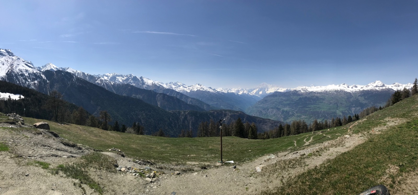 #4 Alpage de la Rui, pour prendre le sentier 8 Alpage de la Rui, pour prendre le sentier 8