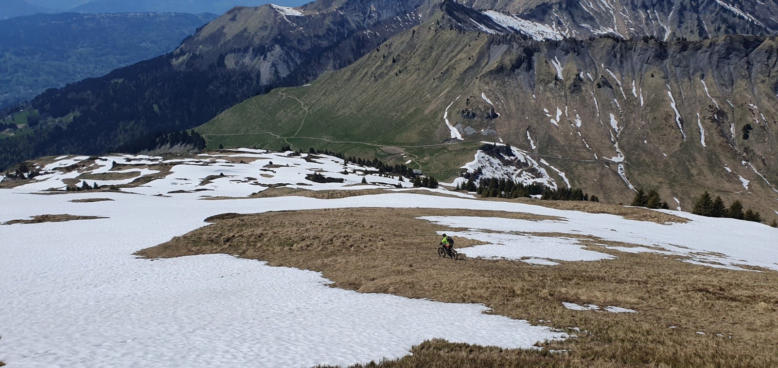 #15 Nous évitons la neige. Nous évitons la neige.