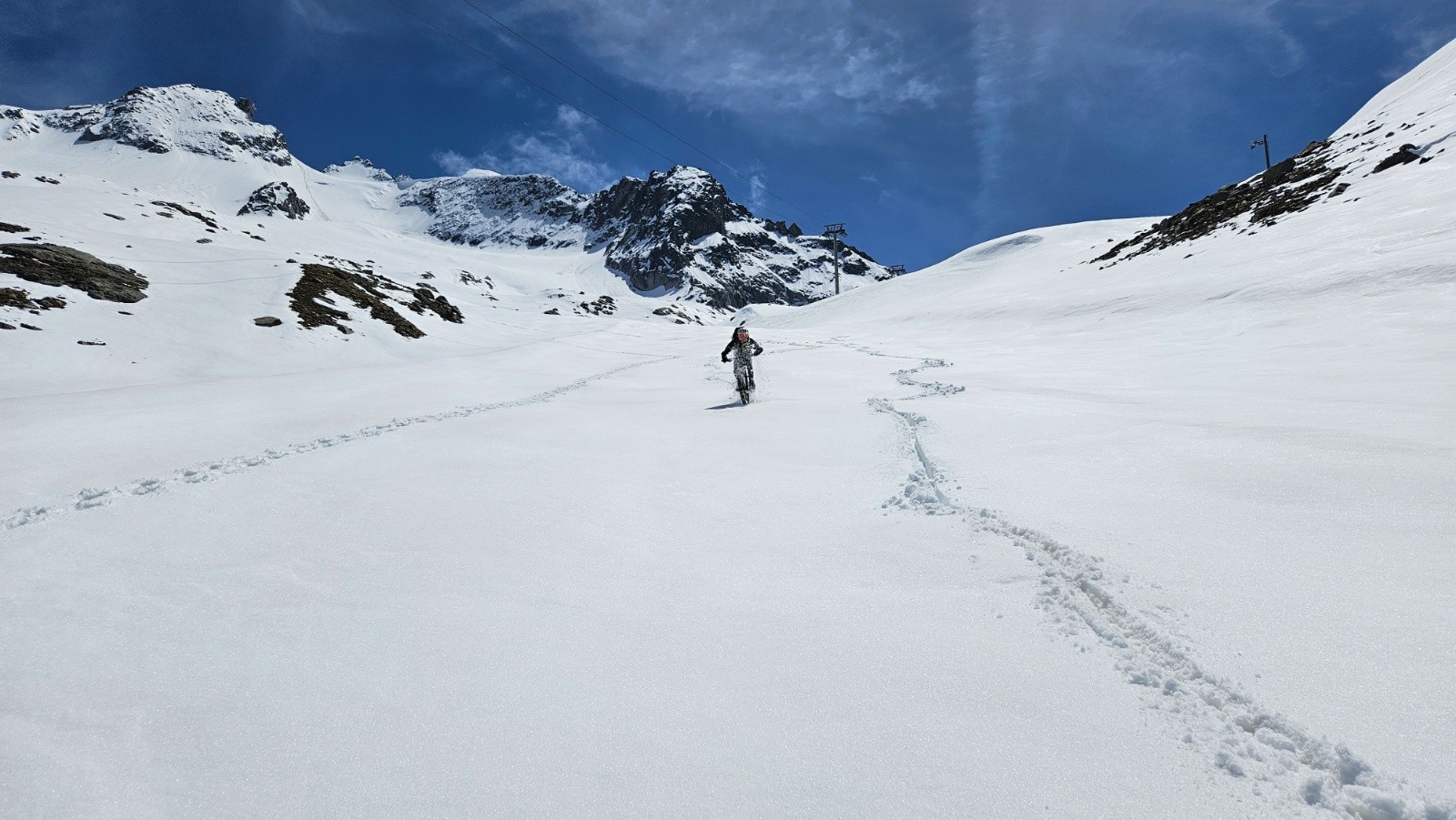 On voit les traces de la montée.