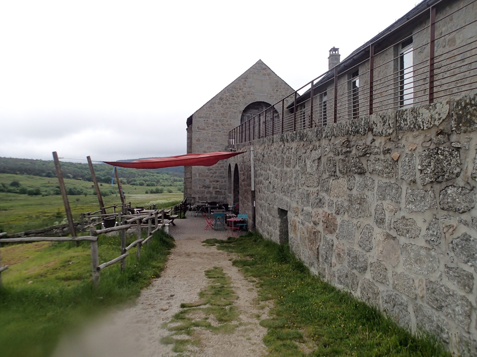 #25 L L'entrée du gîte...