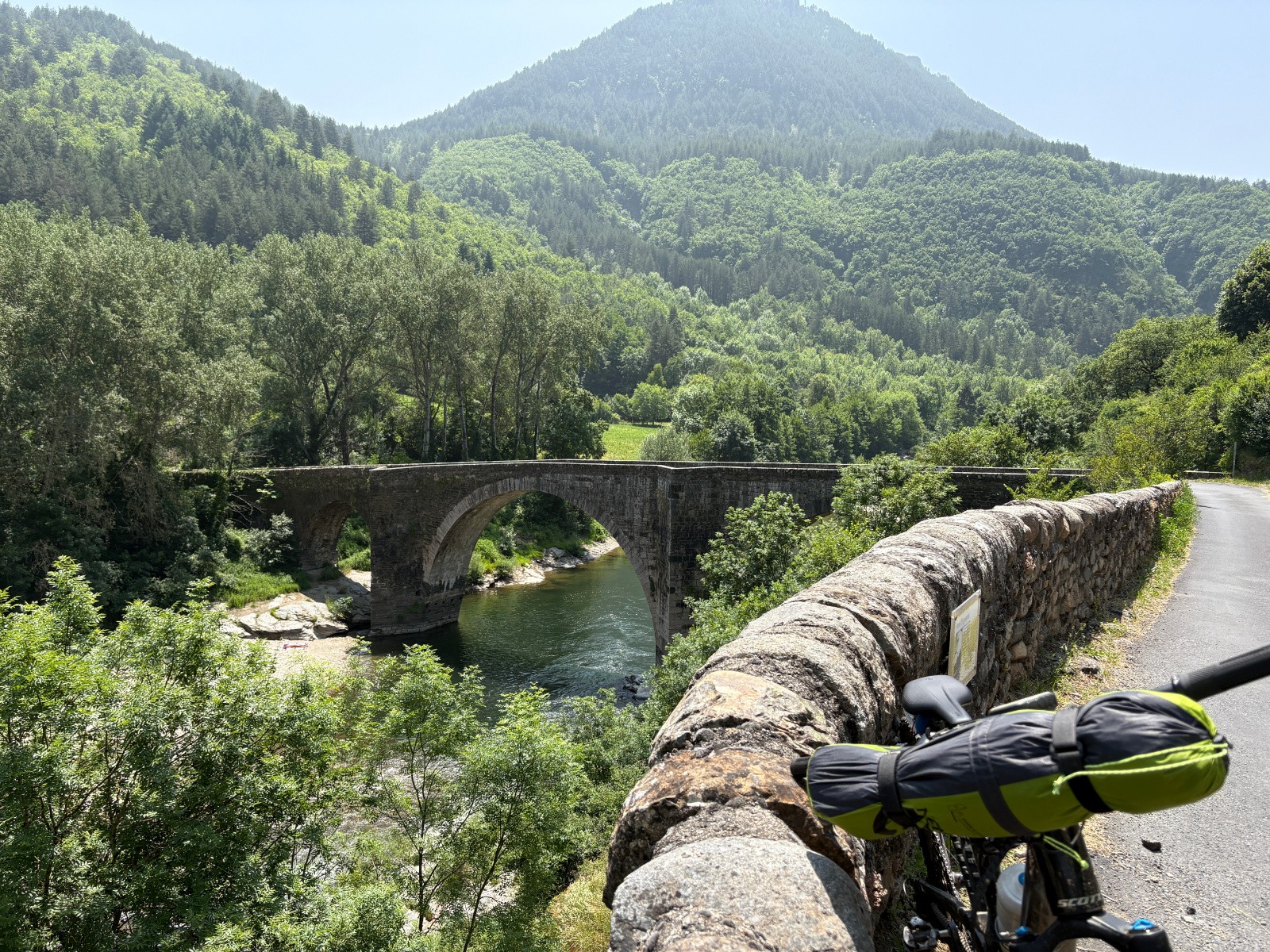 #66 Le pont d Le pont d'Ispagnac sur le Tarn...