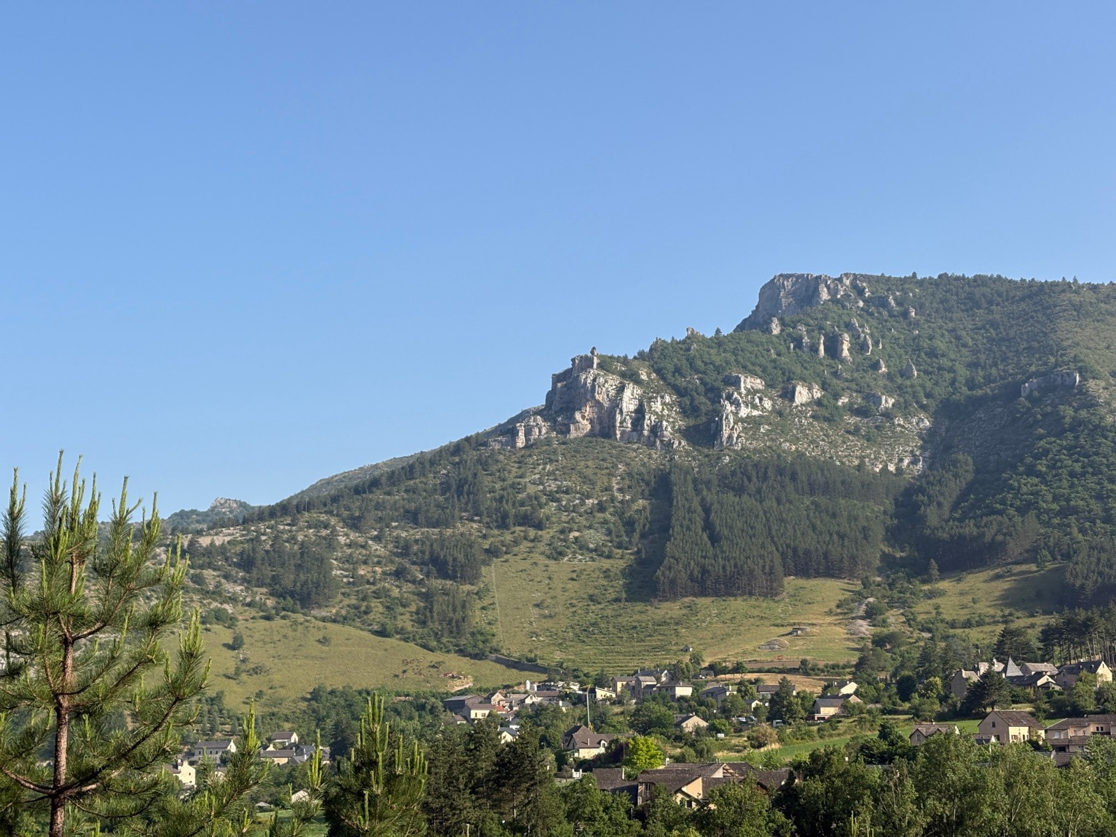 #72 Blajoux, sous les contreforts du Causse de Sauveterre... Blajoux, sous les contreforts du Causse de Sauveterre...