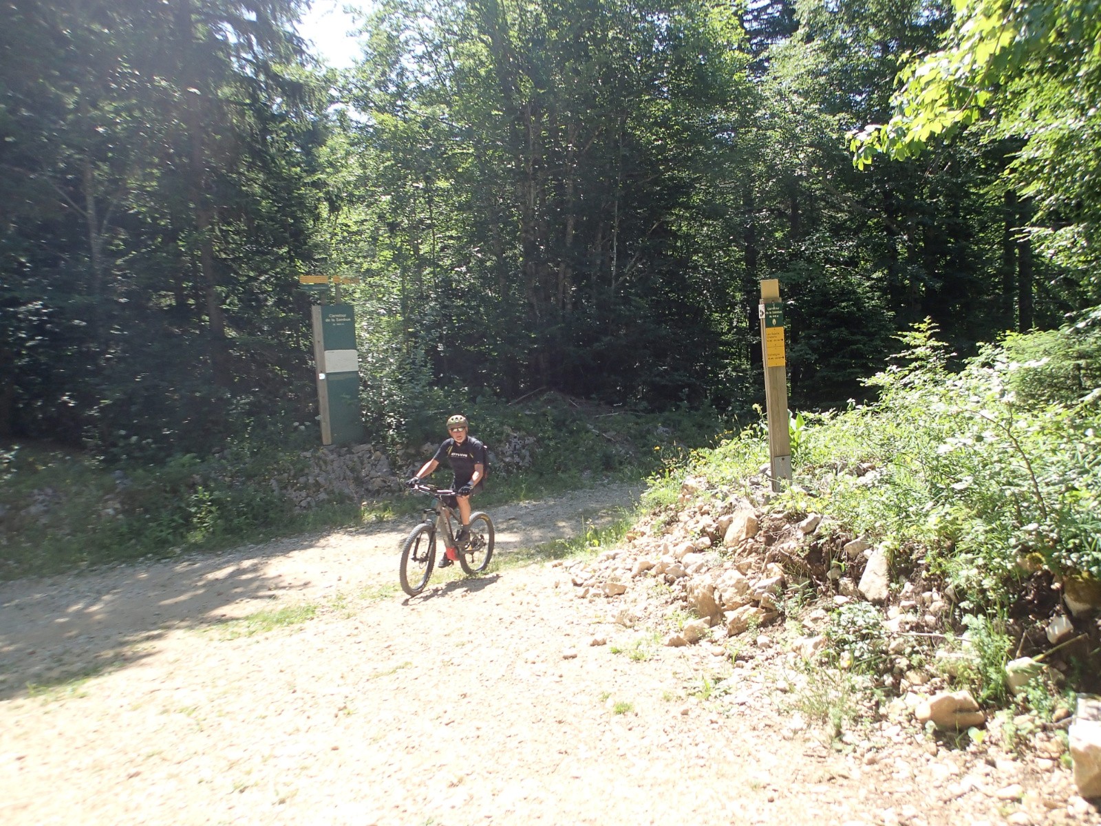 #3 Carrefour de la Sambue, direction Herbouilly... Carrefour de la Sambue, direction Herbouilly...