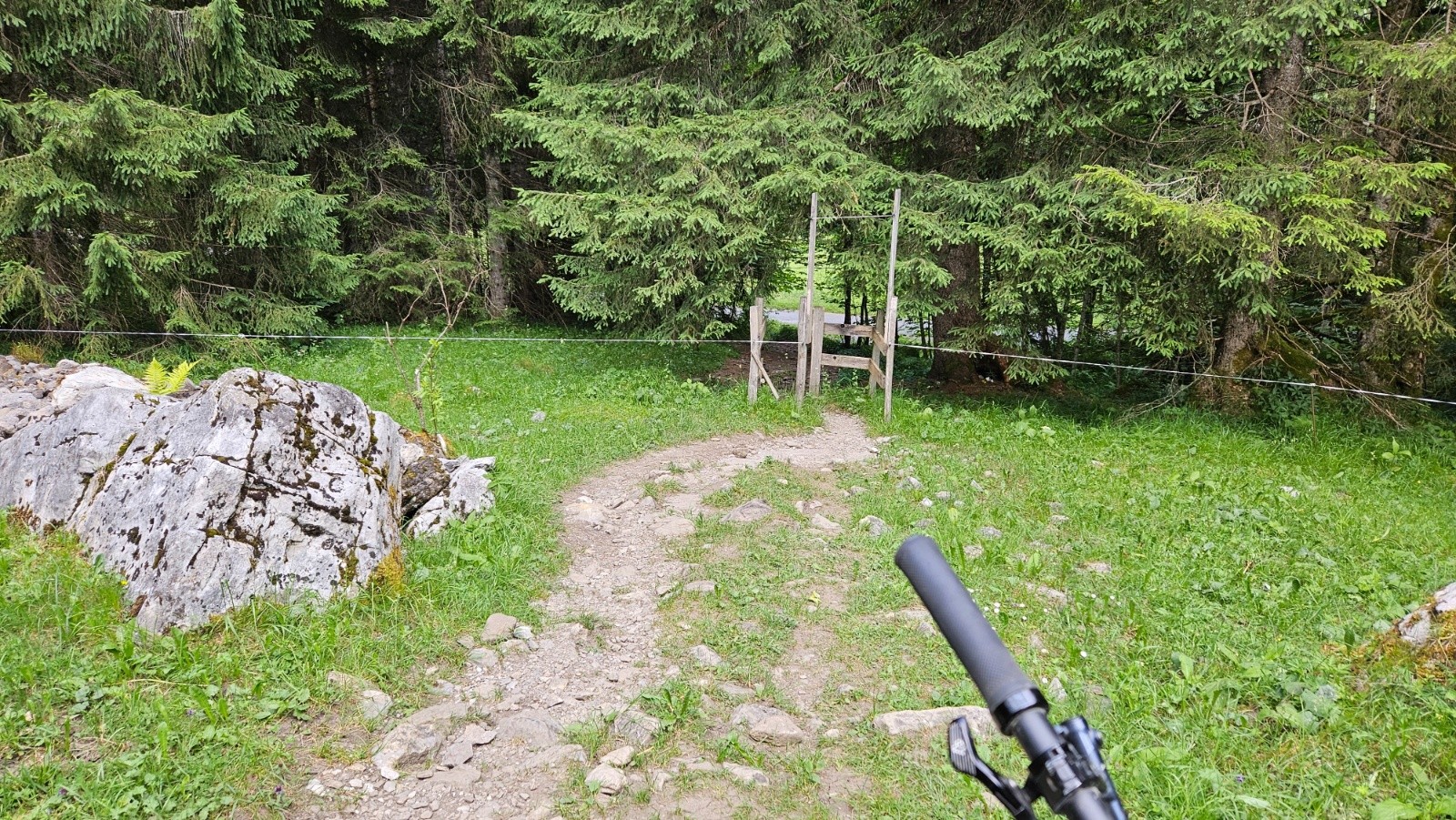 #13
Franchissement pas adapté au VTT.
Franchissement pas adapté au VTT.