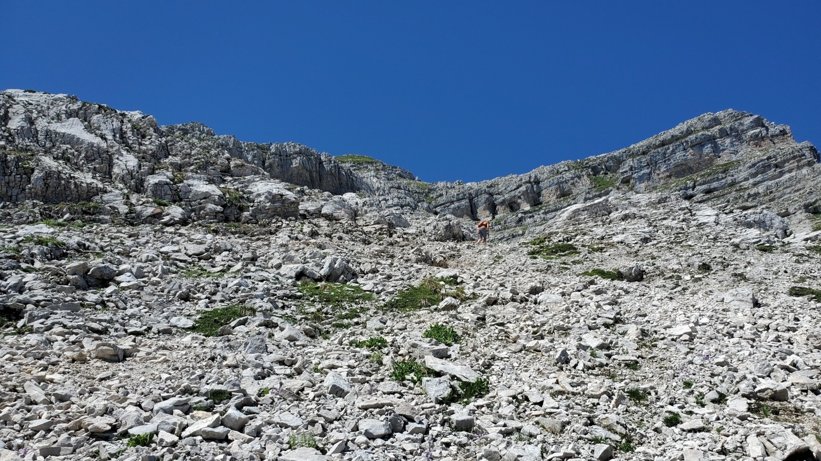 #10 Le chemin piéton qui serpente est en fait excellent de technique et de grip Le chemin piéton qui serpente est en fait excellent de technique et de grip