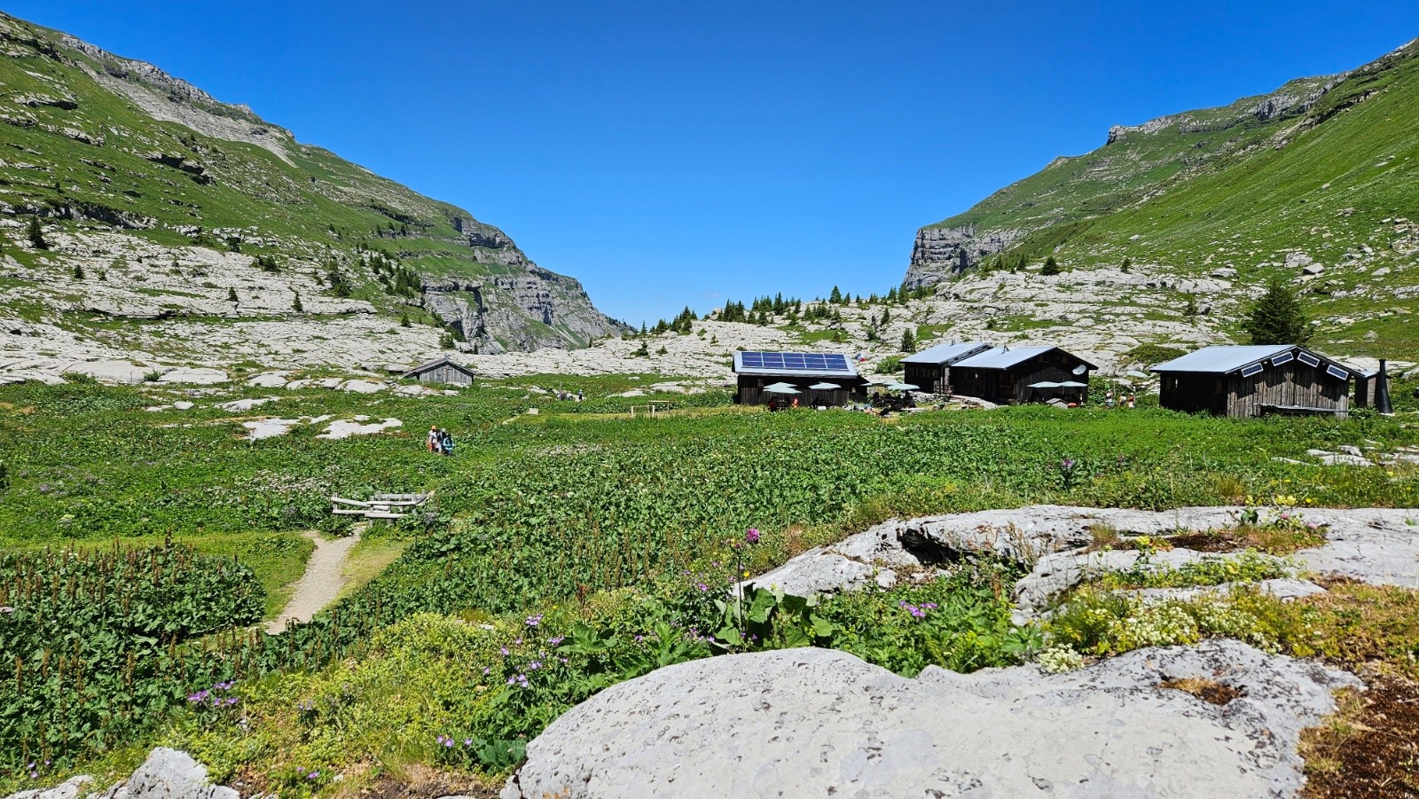#16 Refuge de Salles. Refuge de Salles.