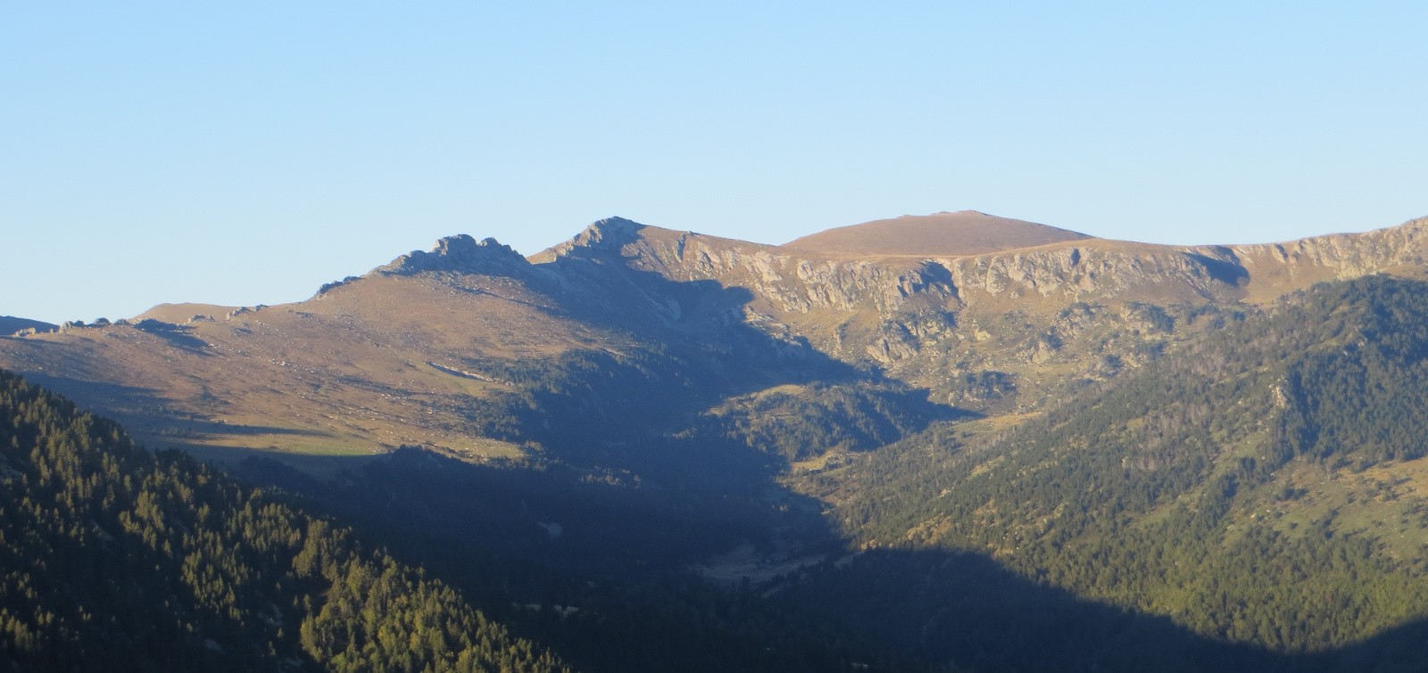 #7 Premières lueurs sur les Esquerdes de Rotja Premières lueurs sur les Esquerdes de Rotja