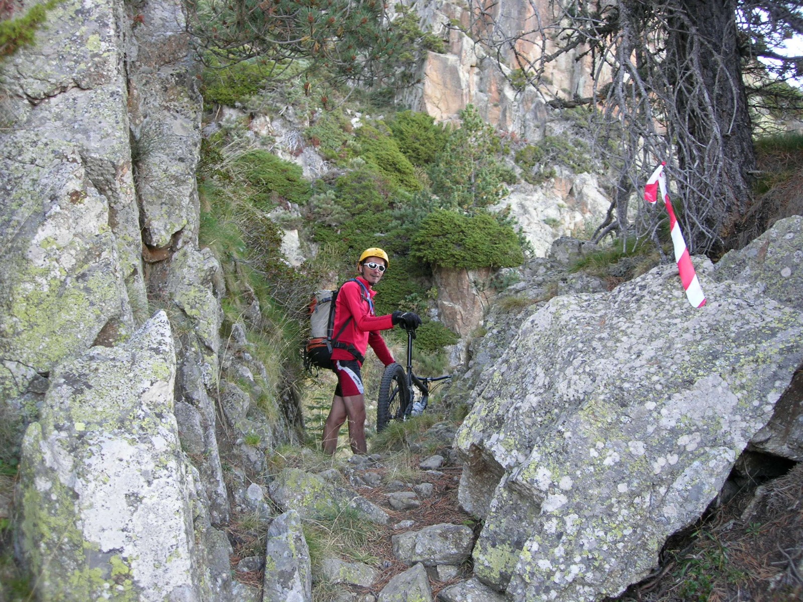 #40 Passage foireux, balisage du trail de Nyer Passage foireux, balisage du trail de Nyer