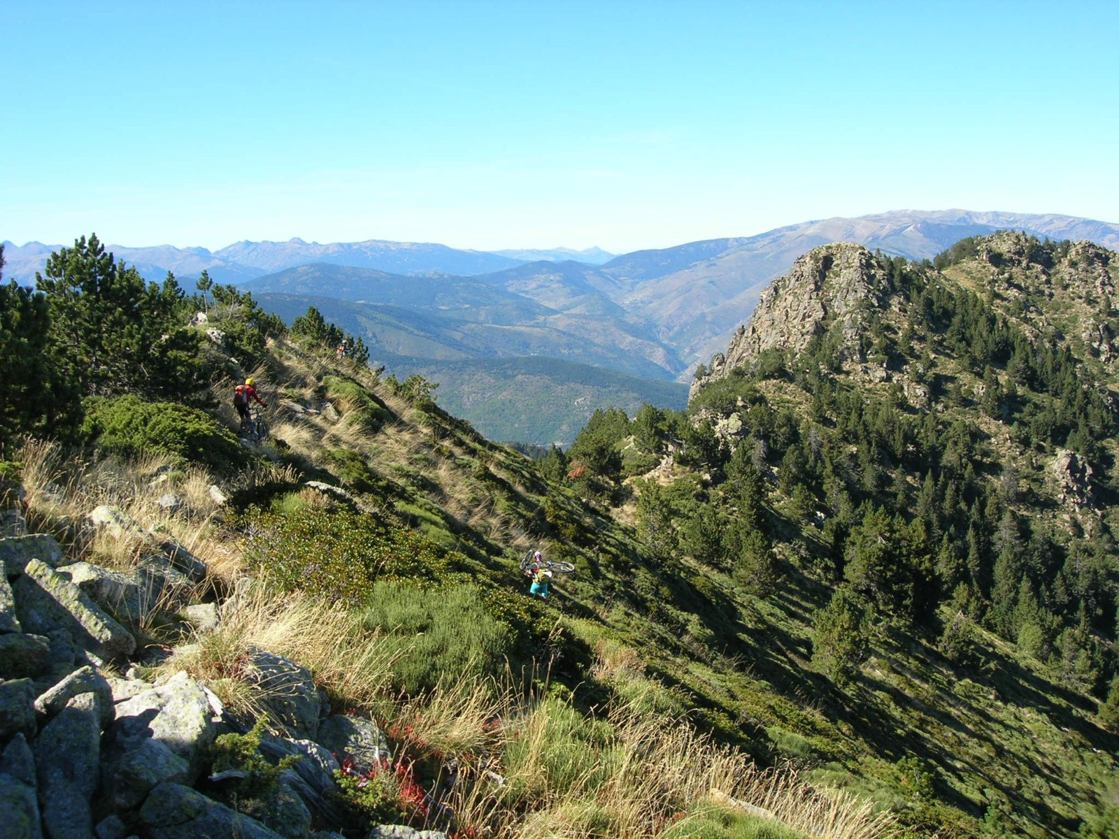 #35 sur la crête, vers le roc des Cimbels sur la crête, vers le roc des Cimbels