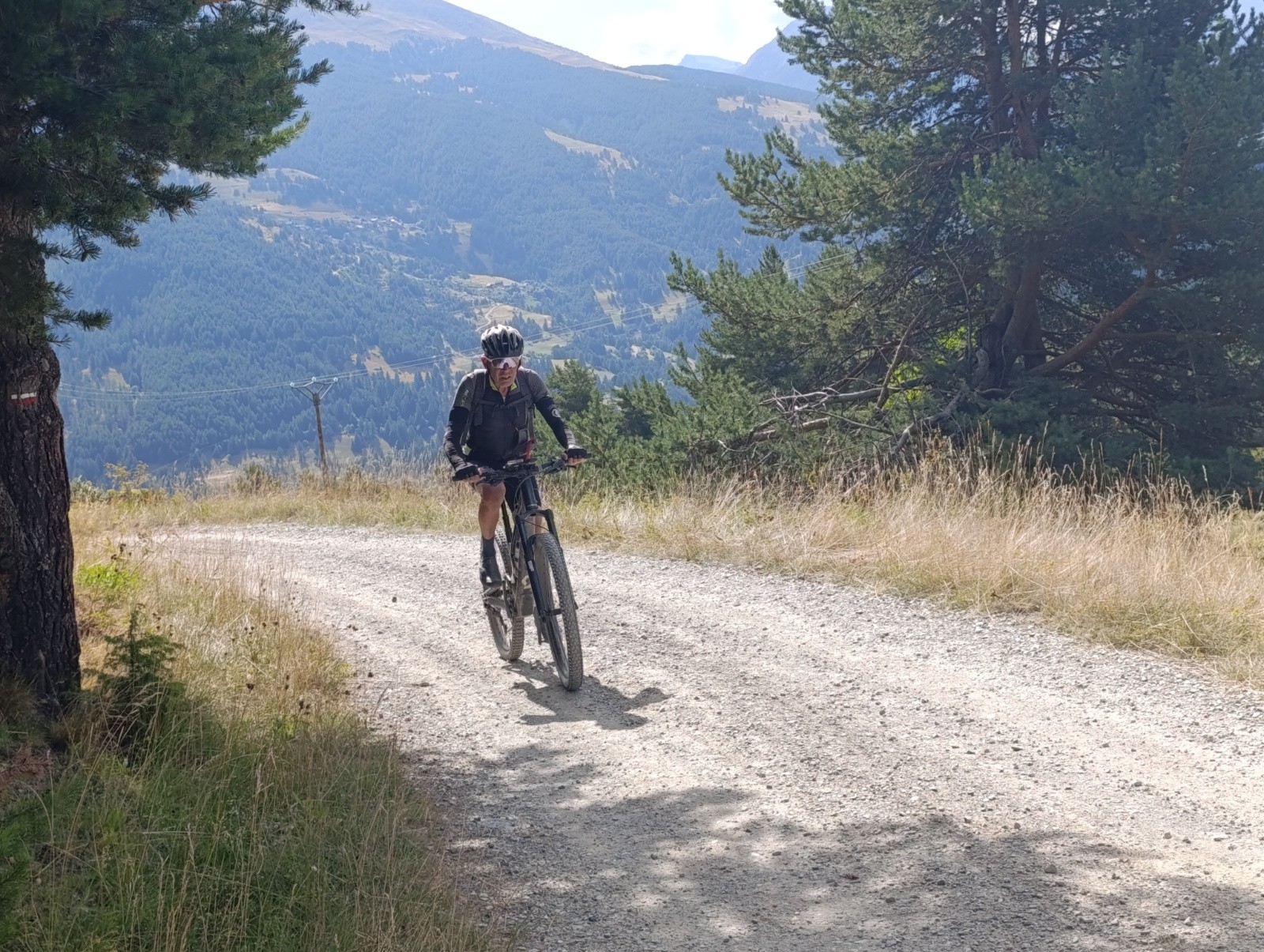 #7 Y Y'a un mec .la..ça fait 1 semaine qu'il nous suit..on arrive pas à s'en debarasser