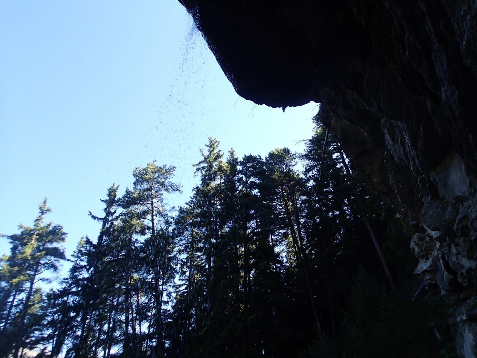 #6 Sous la "Cascadelle" Sous la \