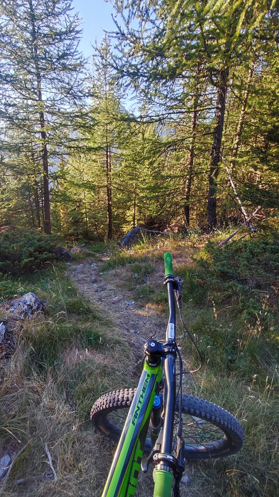 Descente par le sentier de gauche