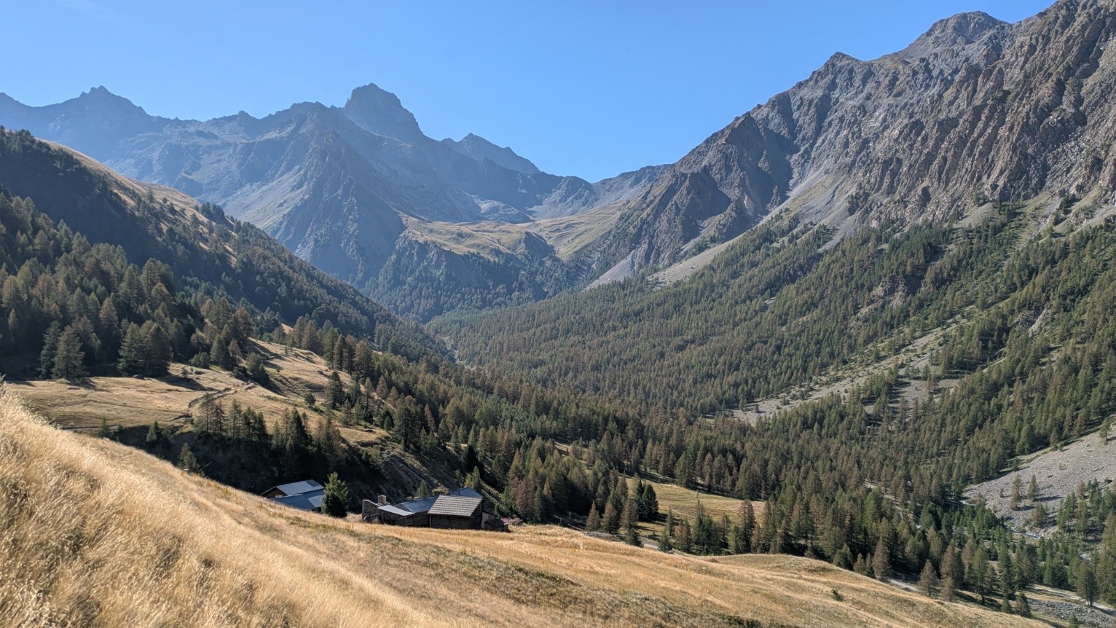 le col de Clausis au fond !