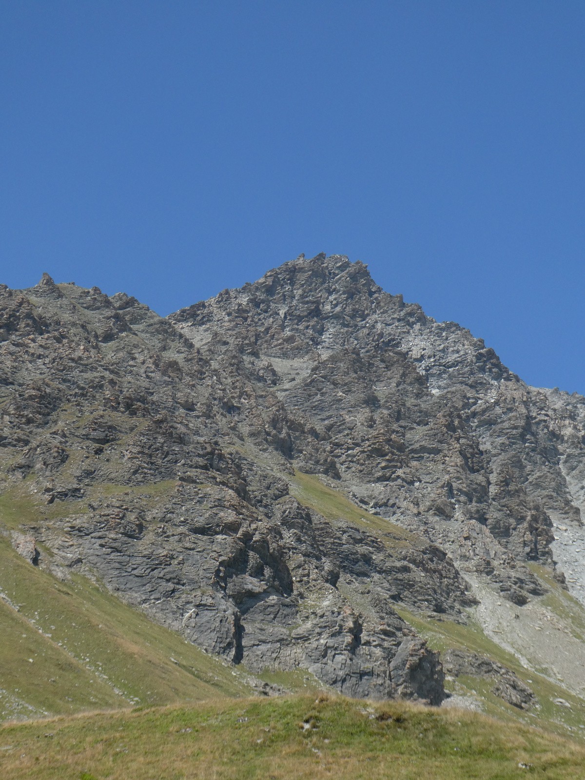 La pyramide du Petit Mont Cenis.