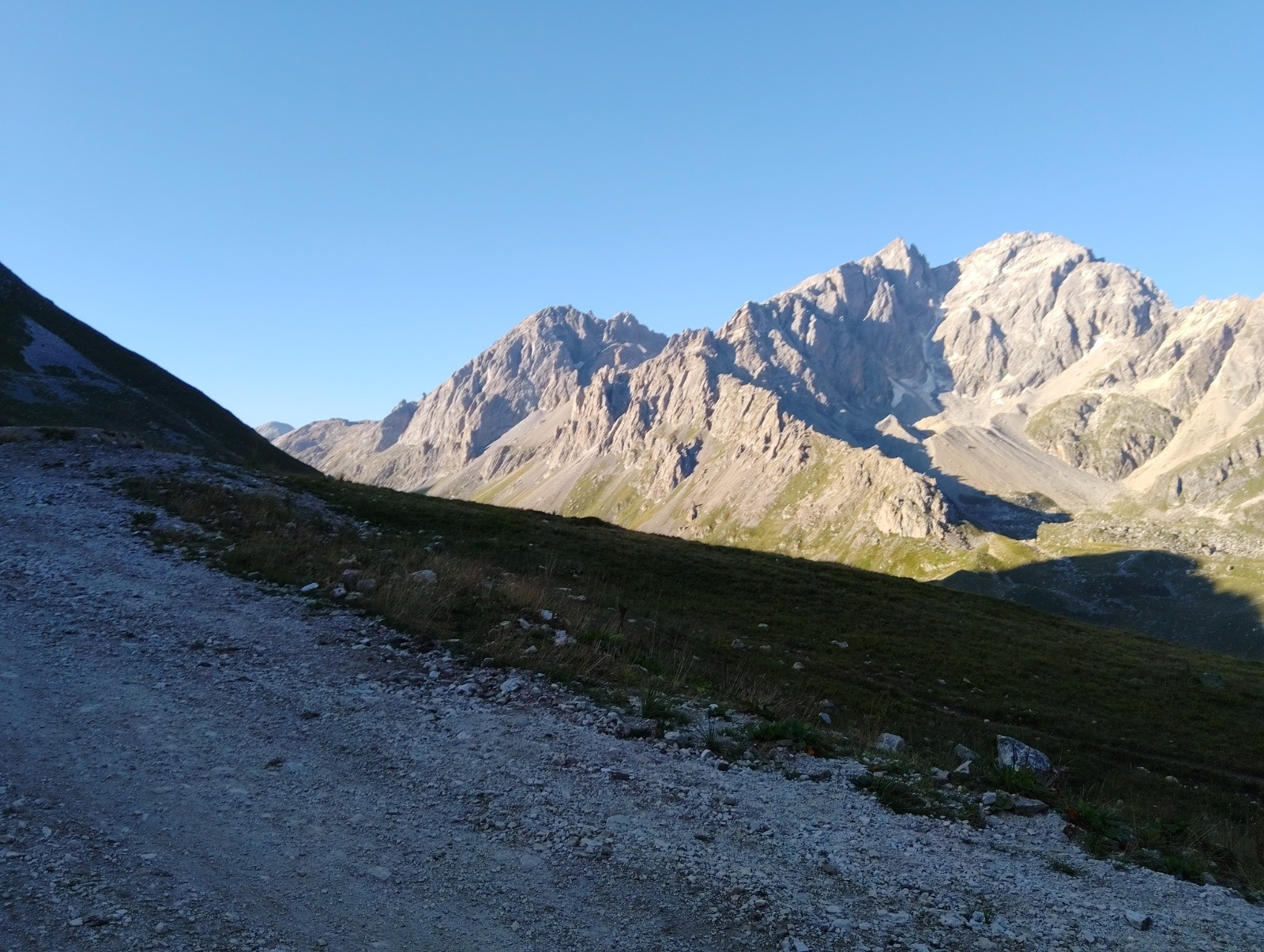  Couloir de la clapiere, grand Galibier à droite 