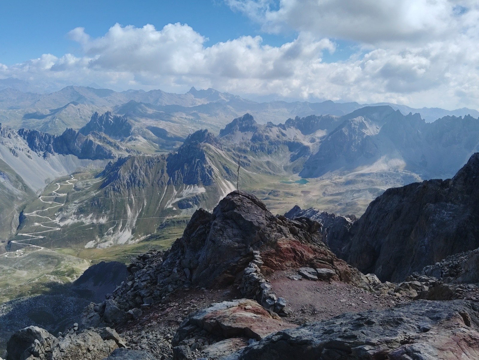  Les lacets des rochilles au fond 
