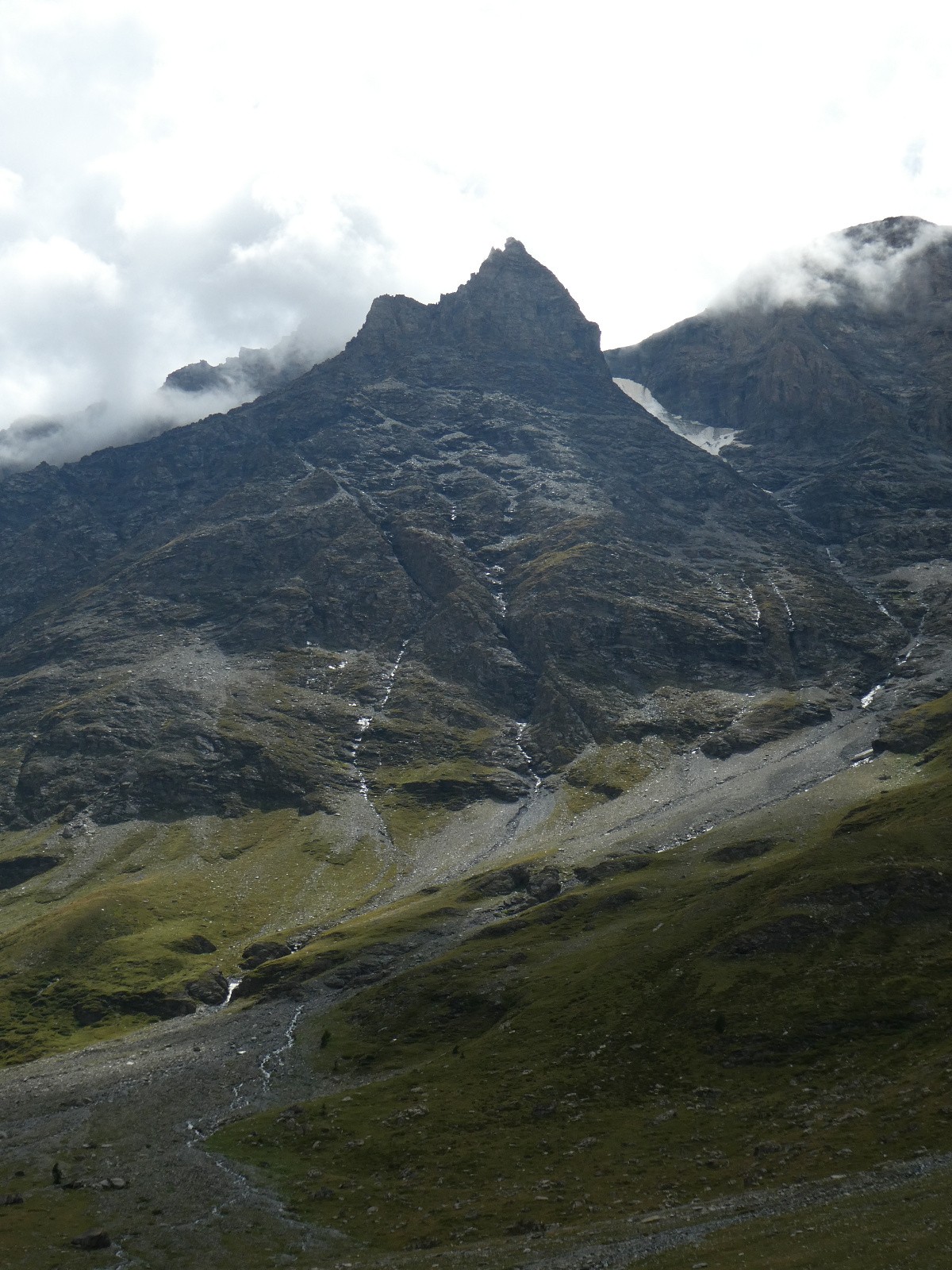 #3 Pointe de Fallets et son glacier toujours en vie! Pointe de Fallets et son glacier toujours en vie!