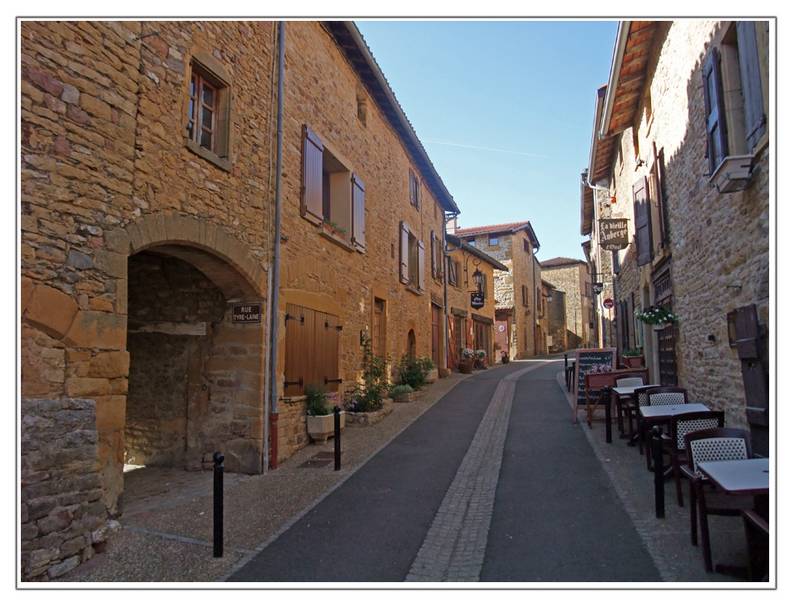 #1 Oingt : Pierres dorées Oingt : Pierres dorées