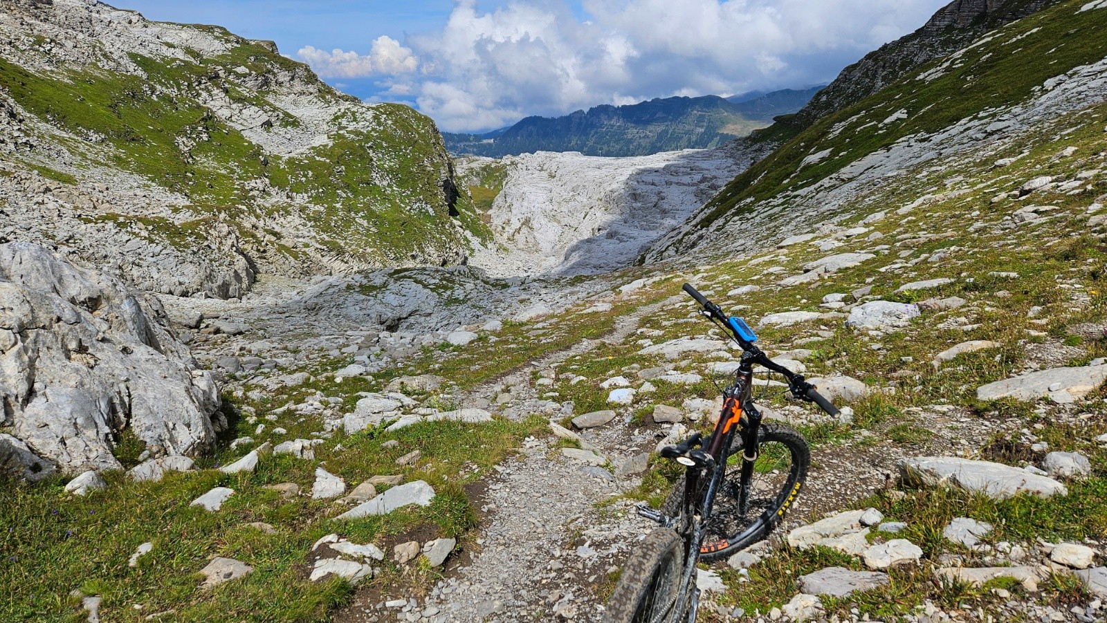 #10 Descente du col du Colonney. Descente du col du Colonney.