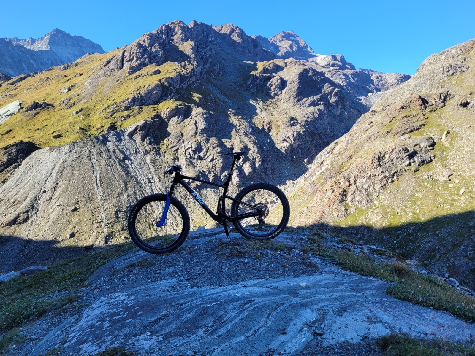 #16 Au fond le Mt Avril Au fond le Mt Avril