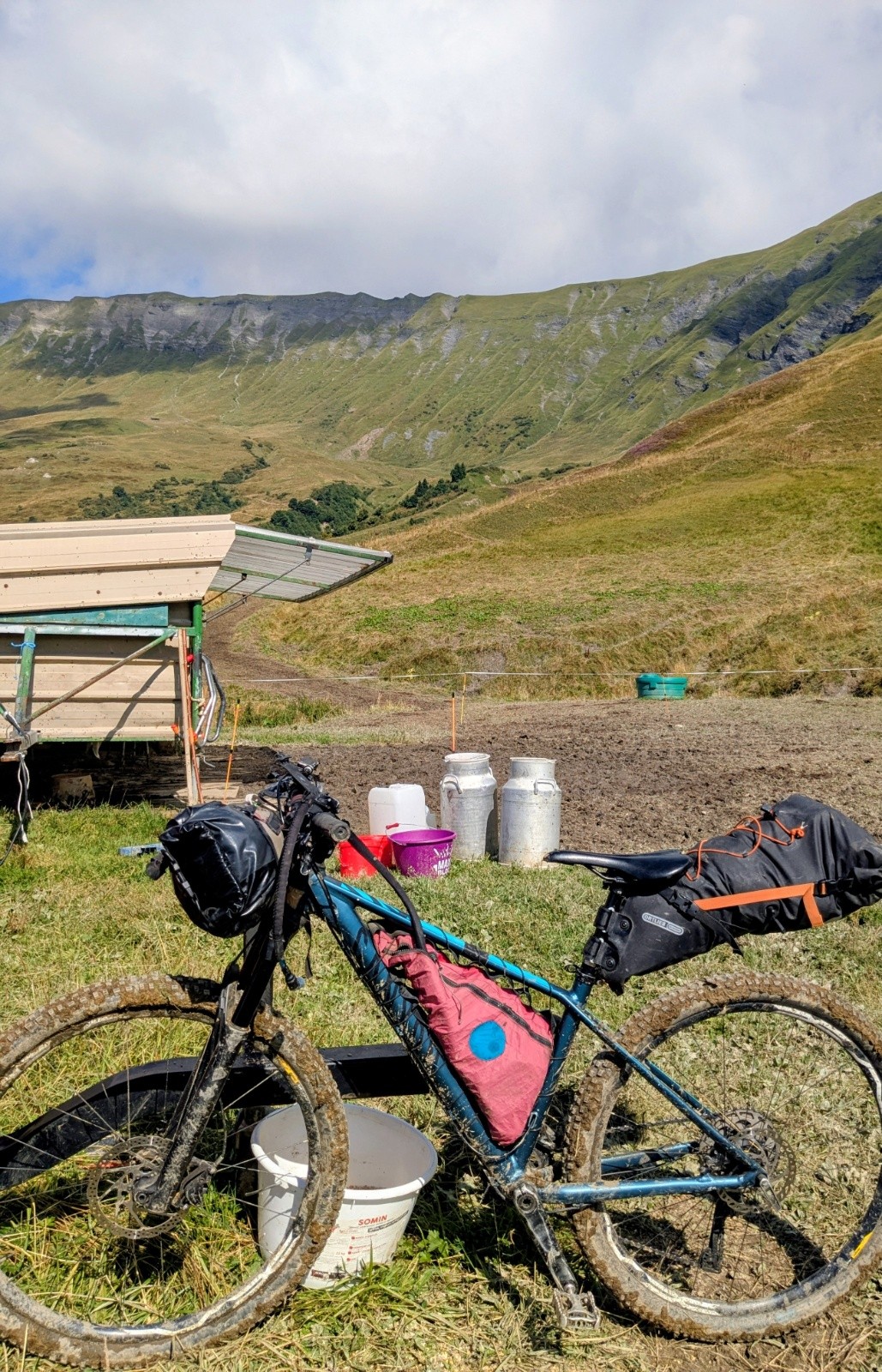 #3 le vélo avec ces 2 sacoches le vélo avec ces 2 sacoches