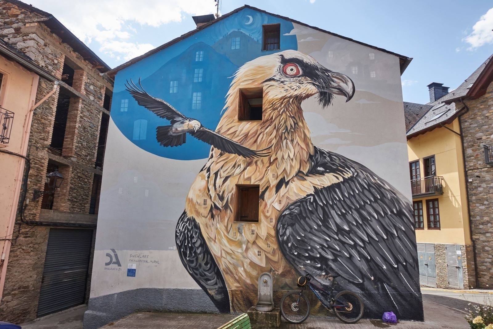 #30 Quebranta huesos. La fresque des gypaètes d’Estrerri d’Aneu.
Le gros bourg du haut Vall d’Aneu. Quebranta huesos. La fresque des gypaètes d’Estrerri d’Aneu.
Le gros bourg du haut Vall d’Aneu.