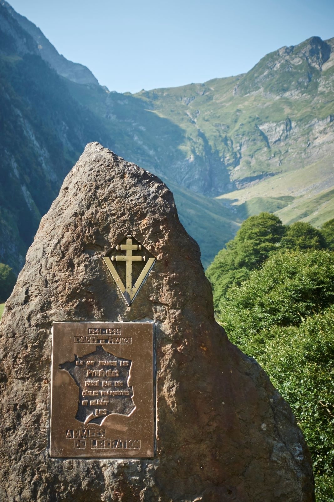 #83 Ces montagnes n Ces montagnes n'ont pas toujours été un terrain de jeu... N'oublions pas que des Espagnols, fuyant le régime franquiste, sont venus grossir les rangs de la Résistance française.