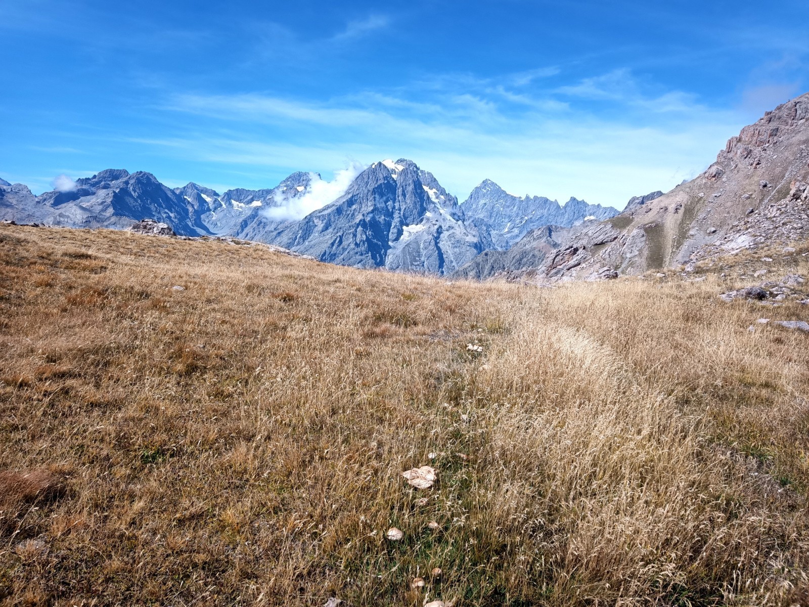 La vue sur le pevoux du col