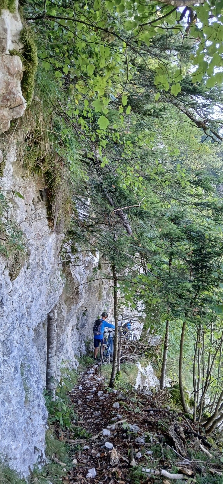 #3 Passage E4 passe cool à pied Passage E4 passe cool à pied