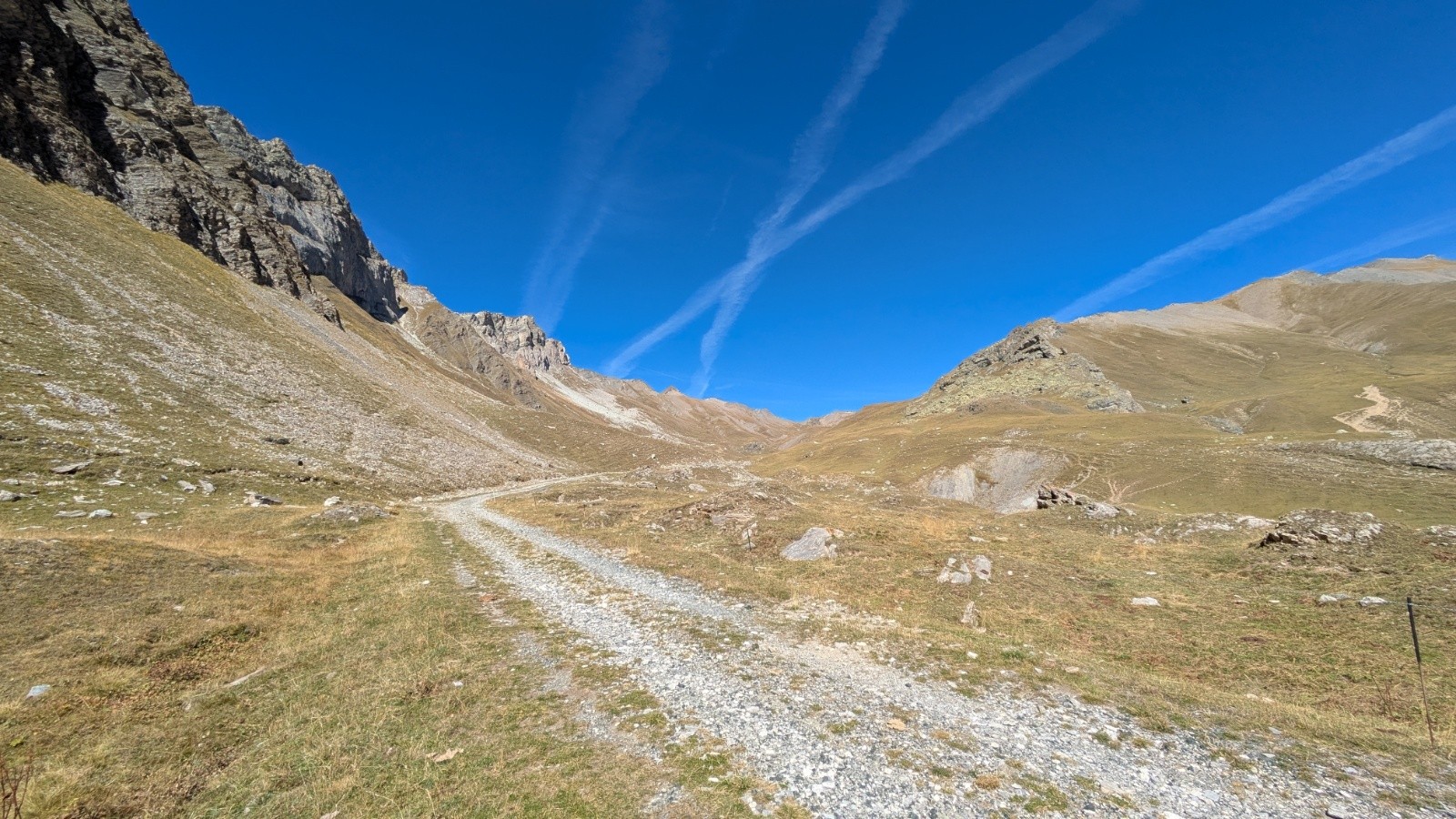 On monte à 2800m jusqu'aux baraquements