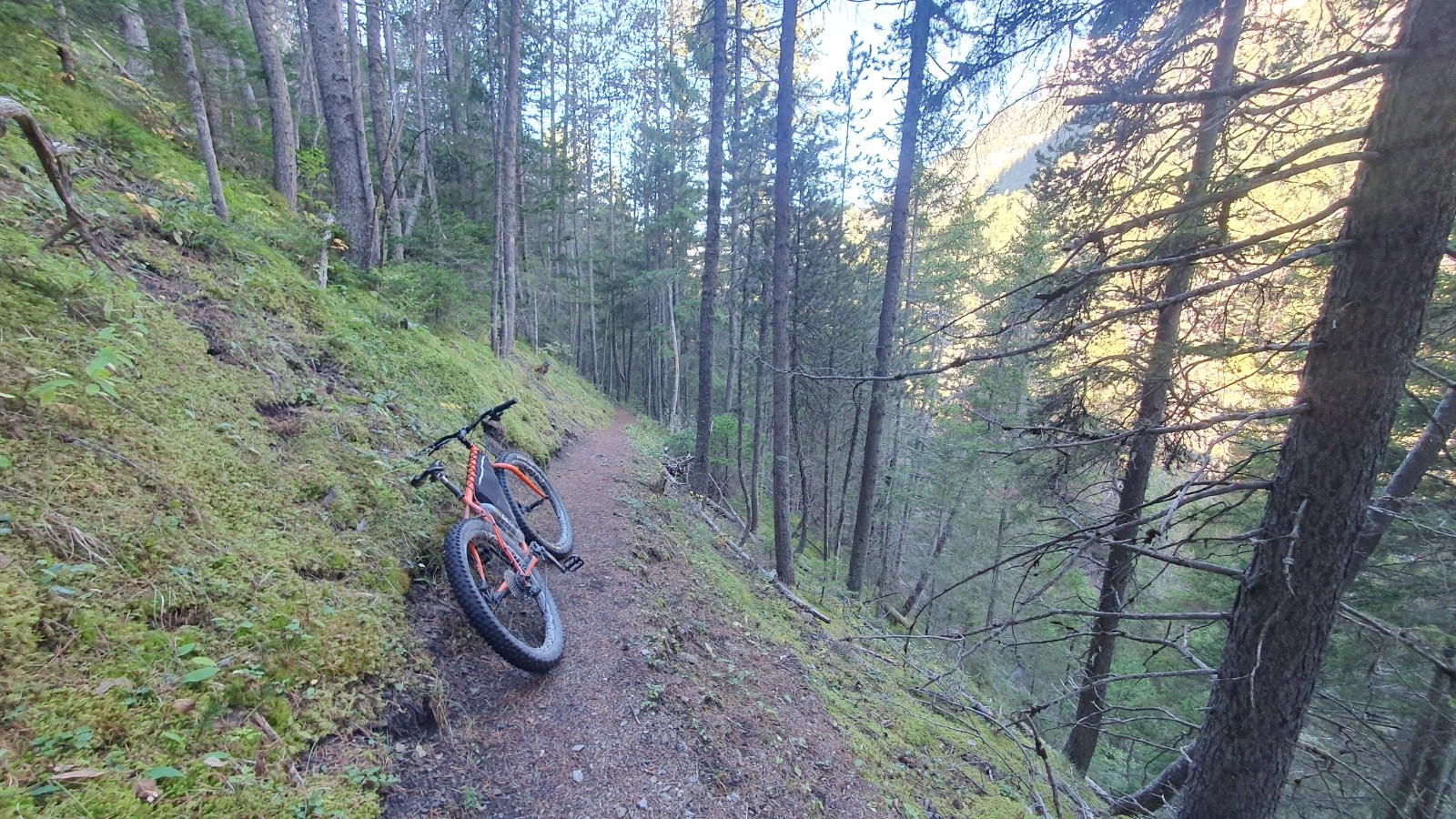  Descente initiale le long du Cristillan