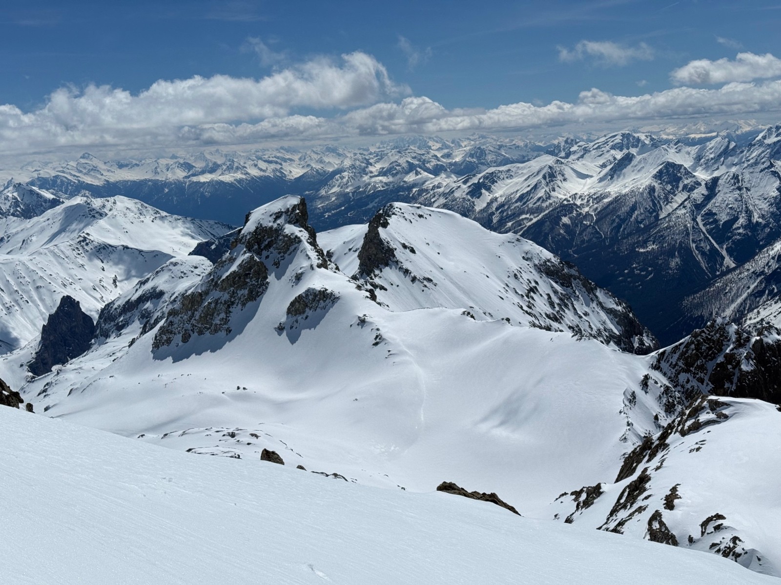 #1 Paysage hivernal : Roc Termier à gauche depuis le Gd Galibier en avril de cette année. Paysage hivernal : Roc Termier à gauche depuis le Gd Galibier en avril de cette année.