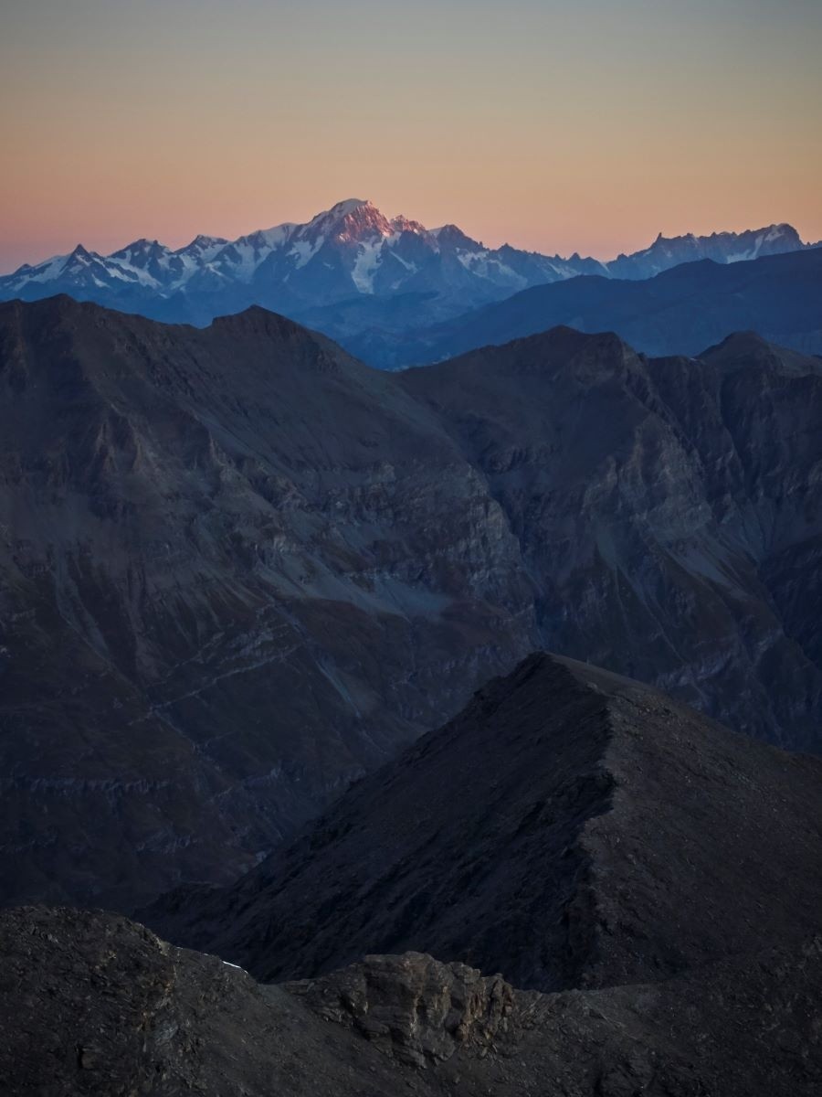  Mont-Blanc ou Mont-Rose ? (que l'on voyait bien d'ailleurs, à dr. du Cervin).