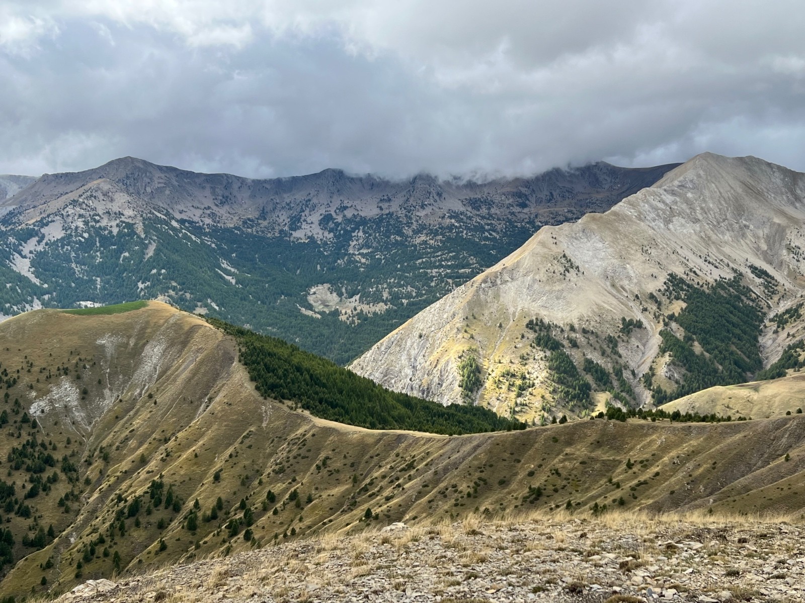 #9 Sangraure et vallon de Chasse au loin Sangraure et vallon de Chasse au loin