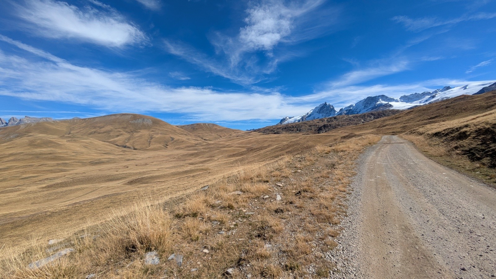 #18 même une piste peut régaler le cycliste (no gravel) même une piste peut régaler le cycliste (no gravel)