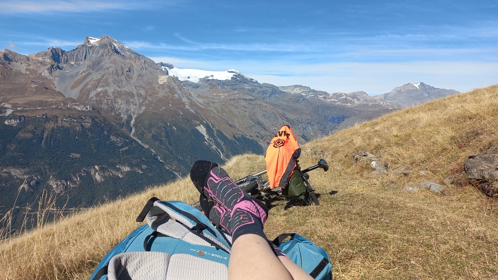 Pause déj, à même le sentier