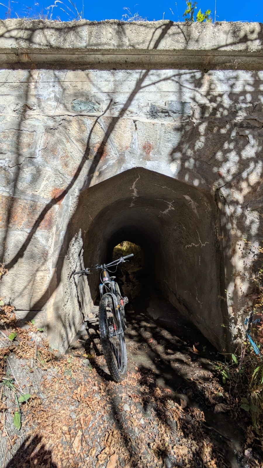 tunnel sous la route