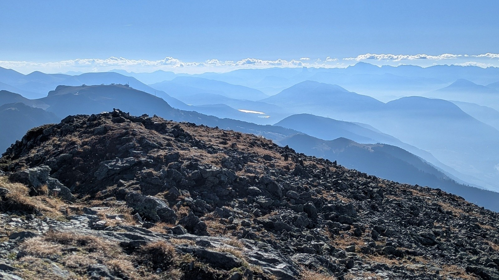  Dégradé de gris vers le sud avec Laffrey et Mont-Aiguille