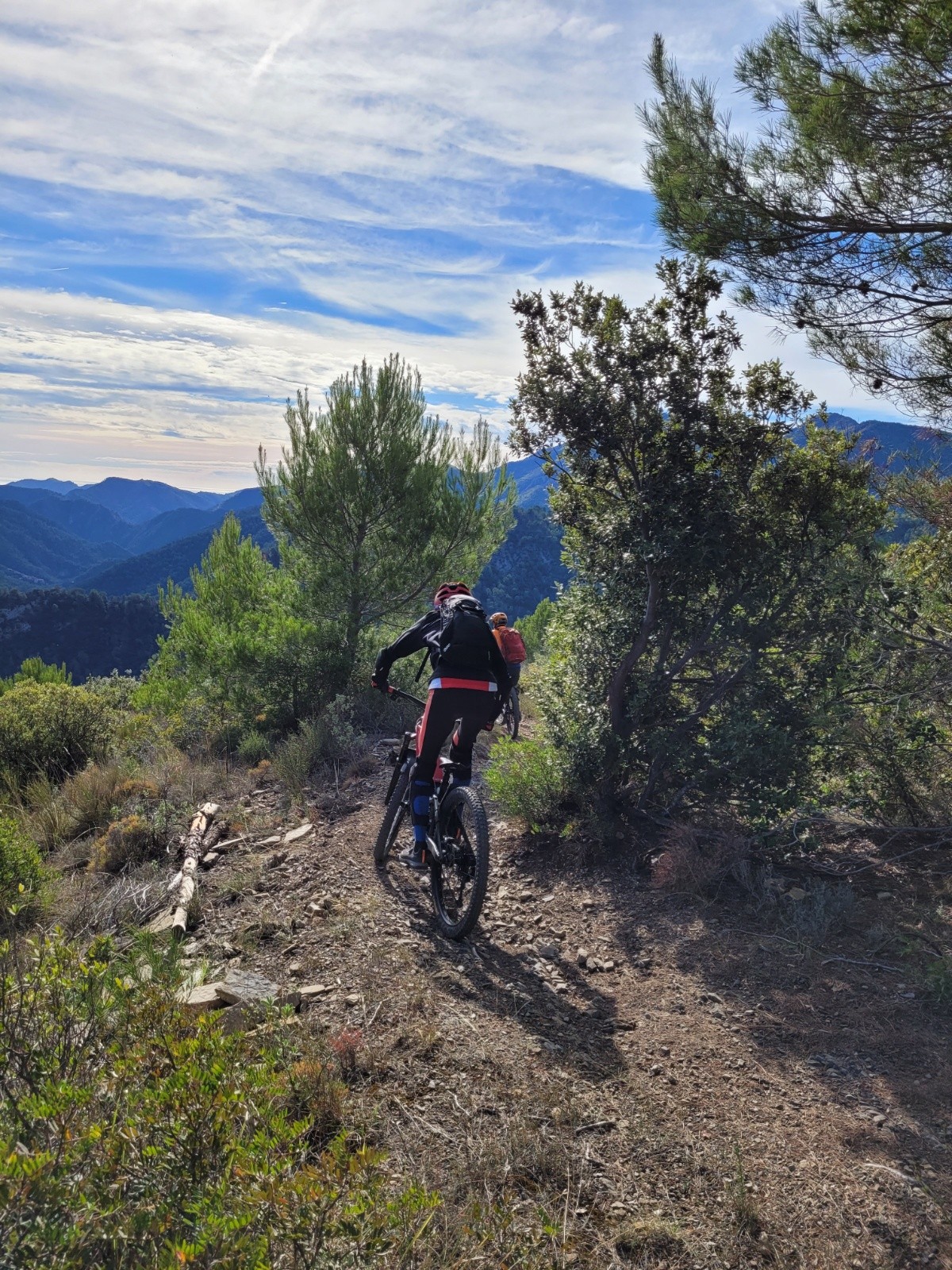 #7 la Crinale : descente coté sud   la Crinale : descente coté sud