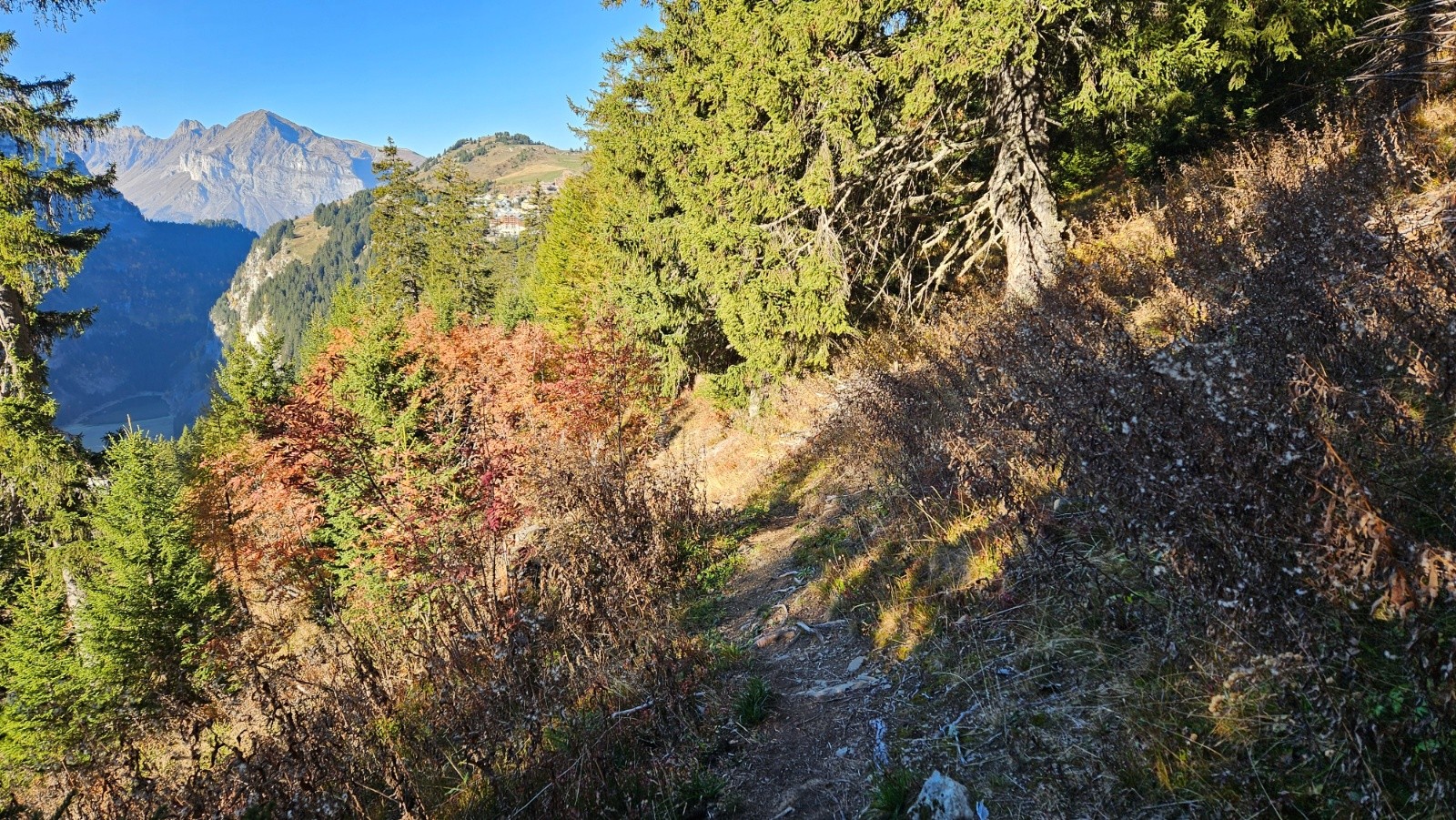 Très belle traversée, c’est dommage que la zone centrale soit
(NR). 