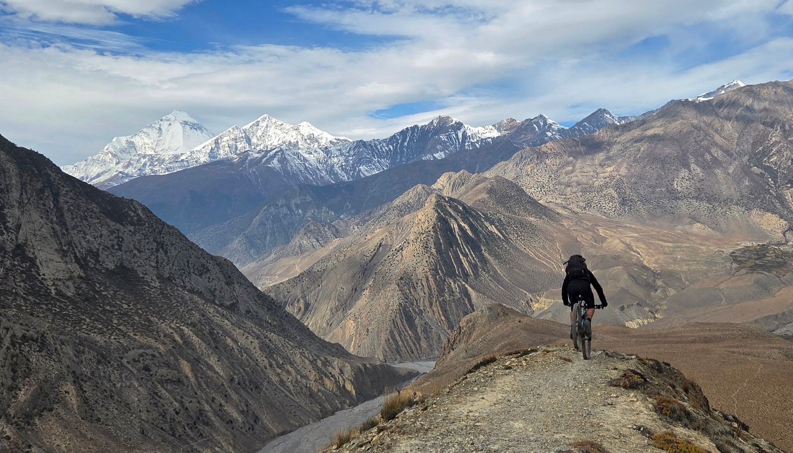 #61 Descente de Muktinah, face au Dhaulagiri Descente de Muktinah, face au Dhaulagiri